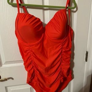 Women’s plus size bathing suit never worn no tags